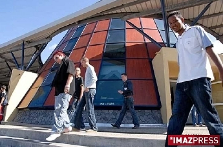 Vendredi 4 Septembre 2009

Le Campus Professionnel de l'Océan Indien (CPOI)