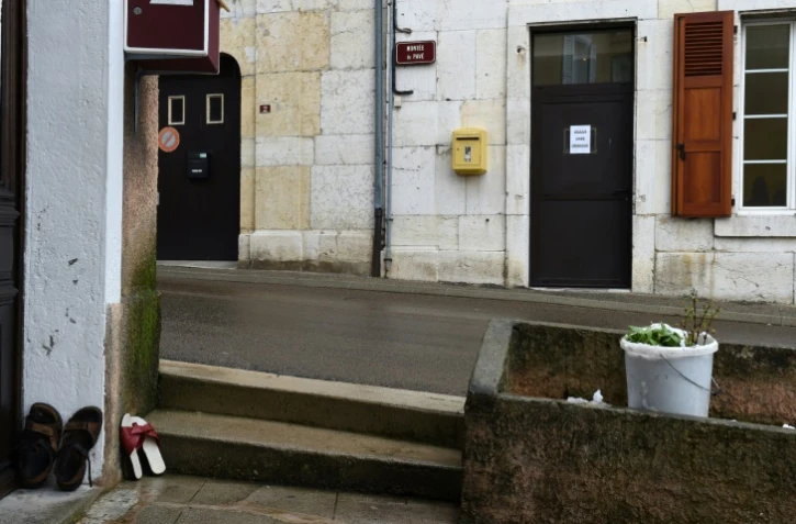 L'agence postale de Montréal-la-Cluse, où une postière a été tuée en 2008, le 9 décembre 2014 dans l'Ain