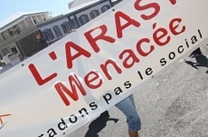 Mercredi 15 septembre 2009

 Manifestation des employés de l'ARAST devant le Conseil général (photo: Thomas Vitry)