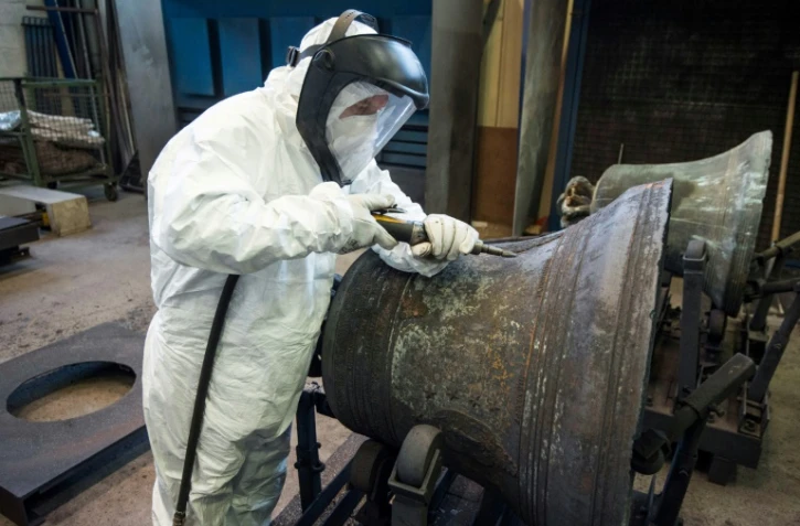 Réparation de cloches chez Bodet, à Trémentines (France), le 17 décembre 2018