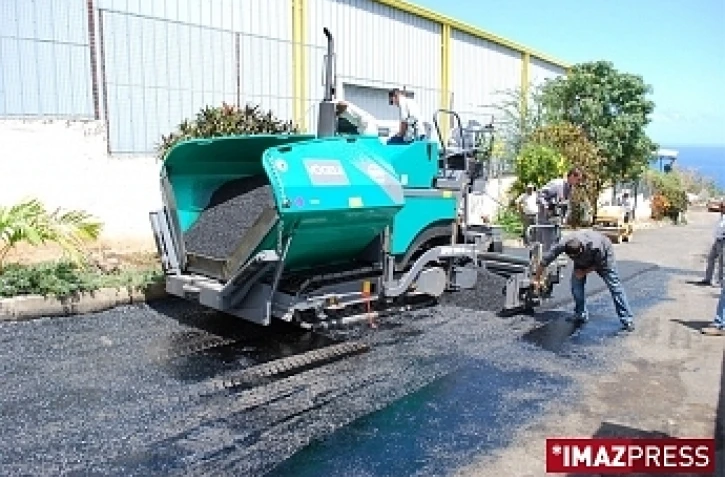La Ville de Saint-Leu s'est dotée d'un "finisiher" pour ses travaux d'enrobés