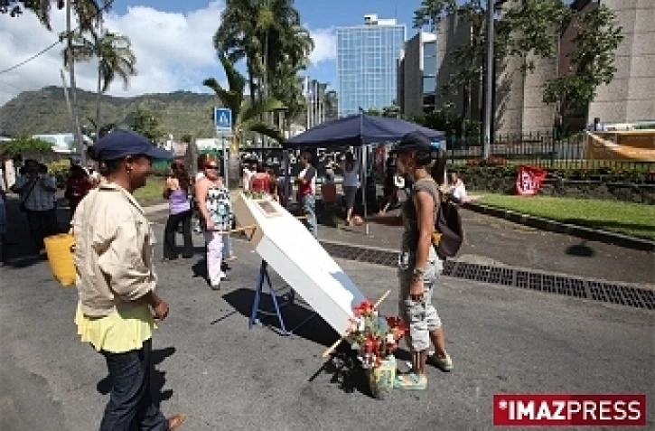 Jeudi 24 Septembre 2009

 Les employées de l'ARAST devant le conseil general