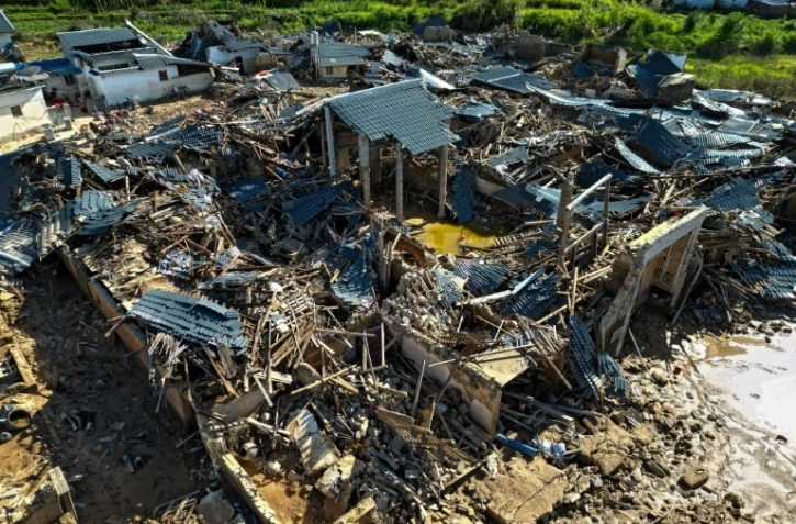 Vue aérienne des dégâts provoqués par des inondations à Meizhou, le 21 juin 2024 dans la province du Guangdong, dans le sud de la Chine