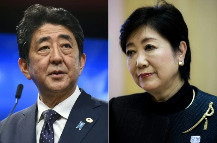 Combo du Premier ministre japonnais  Shinzo Abe et la gouverneure de Tokyo Yuriko Koike réalisé le 19 octobre 2017