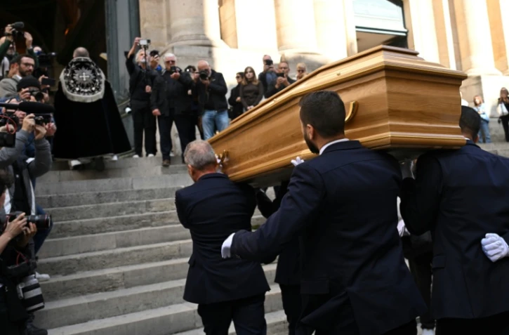 Le cercueil de Claudia Cardinale à l'église Saint-Roch à Paris le 30 septembre 2025