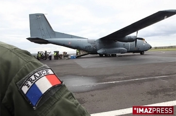 Transall sur la base aérienne de Gillot