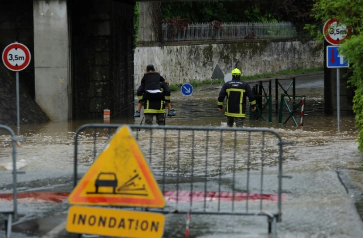 Voie inondée le 31 mai 2016 à Meung-sur-Loire dans le Loiret
