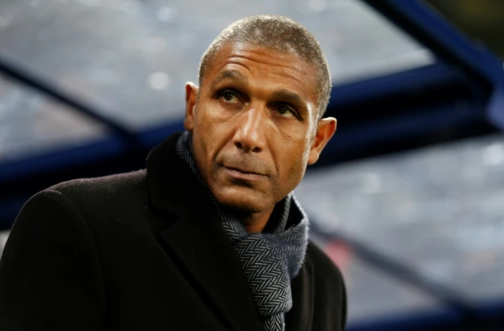 Franck Passi, alors entraîneur de Lille, suit le match contre Caen au stade Michel d'Ornano, le 18 février 2017