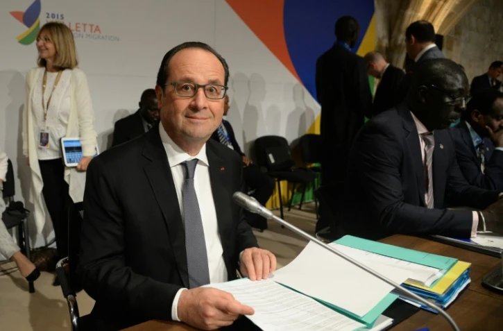 Le président François Hollande arrive pour la deuxième journée du sommet de l'UE à La Vallette, le 12 novembre 2015