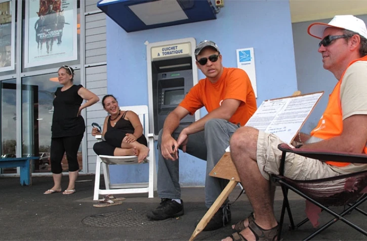 Le grévistes du Cinépalmes de Sainte-Marie attendent des nouvelles d'un médiateur extérieur