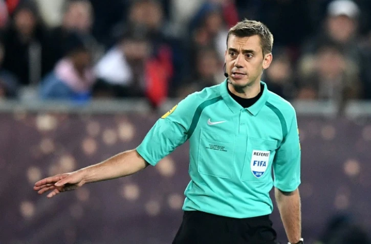 L'arbitre français Clément Turpin lors de la finale de la Coupe de la Ligue entre le PSG et Monaco, le 1er avril 2018 à Bordeaux