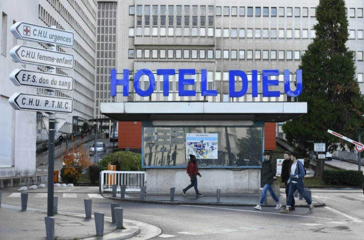 Photo de l'entrée du CHU de Nantes prise le 18 novembre 2016 
