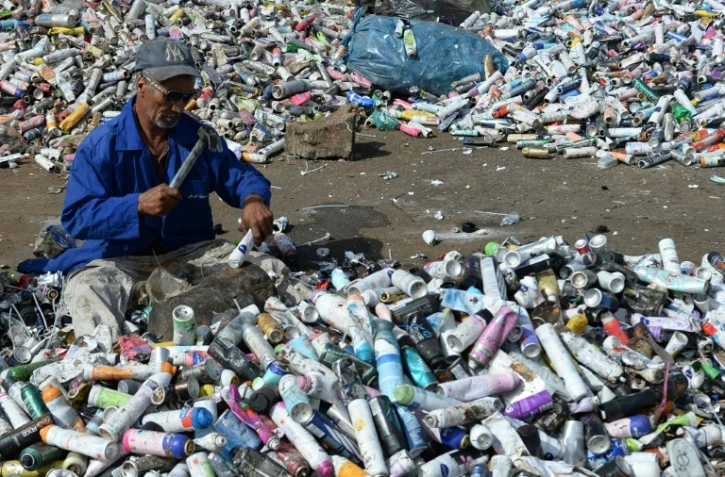 Un chiffonnier près de Rabat le 5 octobre 2015