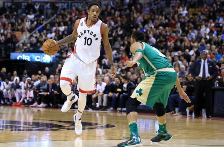 DeMar DeRozan, No. 10 des Toronto Raptors, lors du match face aux Boston Celtics, le 18 mars 2016 au Air Canada Centre de Toronto
