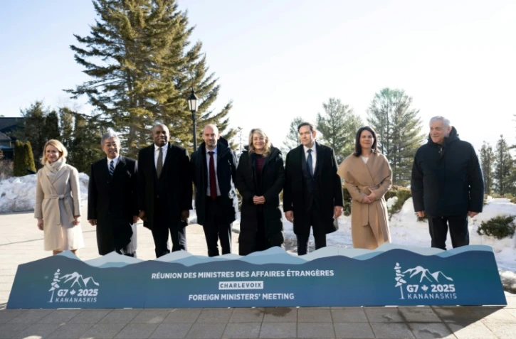 Photo de groupe des ministres des affaires étrangères des pays du G7, le 13 mars 2025 à La Malbaie, au Québec