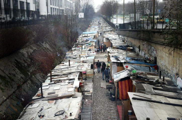 Un campement de Roms installé boulevard Ney le 31 janvier 2016 à Paris