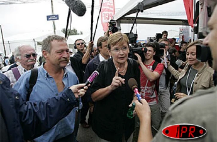 Marie Georges Buffet, secrétaire nationale du parti communiste français, et José Bové, confédération paysanne (Photo archives)