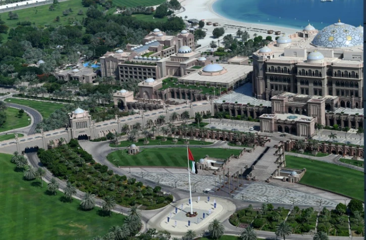 Vue aérienne du complexe hôtelier Emirates Palace, à Abu Dhabi, le 29 mai 2020, où se déroule les négociations de la COP28