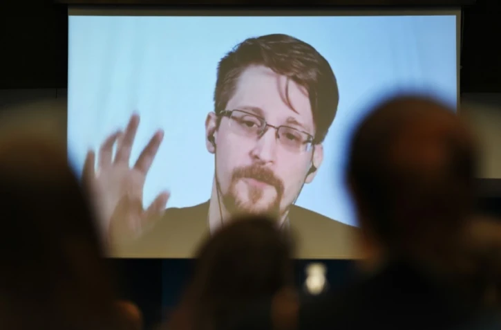 Edward Snowden participe par visioconférence à une table ronde sur la protection des lanceurs d'alerte, le 15 mars 2019 à Strasbourg