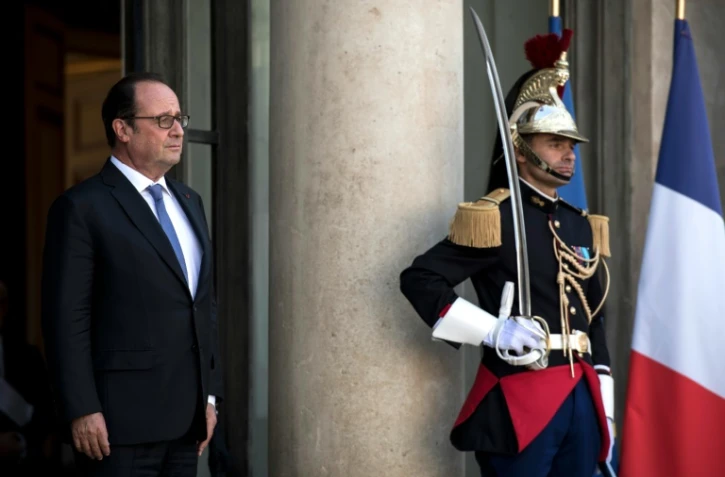 Le président François Hollande le 8 septembre 2016 sur le perron de l'Elysée à Paris