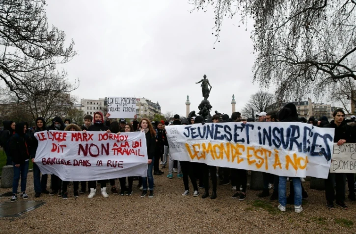 Des lycéens parisiens manifestent le 31 mars 2016 à Paris