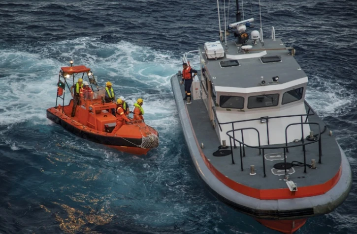 Photographie non datée, fournie par le ministère de la Culture Colombien, montrant une équipe d'archéologues au dessus du site ou a coulé, en 1708, le légendaire galion espagnol San Jose, près des îles du Rosario, au large de Carthagène des Indes