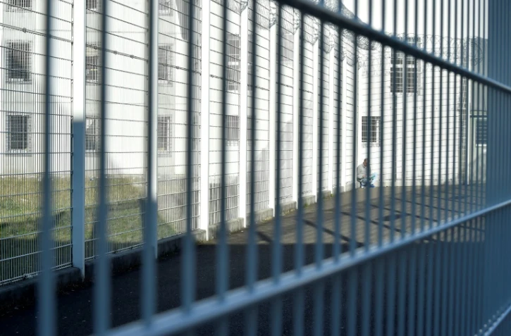 Un employé d'une discothèque a été condamné à deux ans de prison en Espagne après avoir poursuivi un voleur et lui avoir asséné deux coups de poing, entraînant sa mort