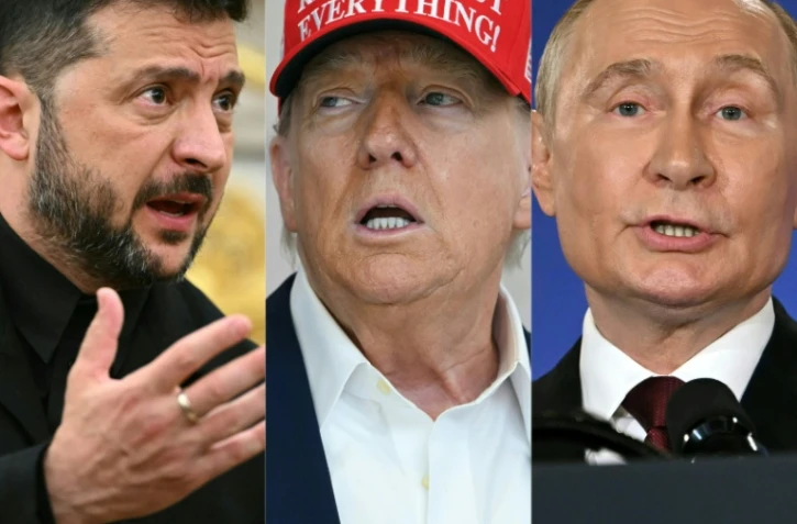 Ce combo montre de gauche à droite le président ukrainien Volodymyr Zelensky à Whasington le 18 août 2025, le président américain Donald Trump le 22 août 2025 à Washington et le président russe Vladimir Poutine à Anchorage, Alaska, le 15 août 2025
