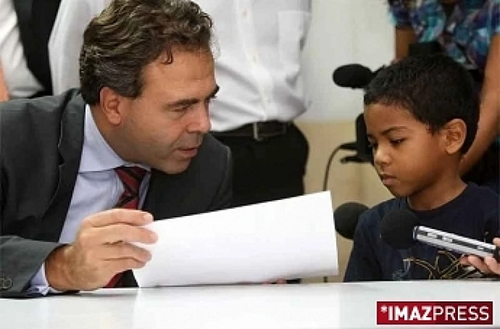 Vendredi 20 Novembre 2009
Luc Chatel en visite à l'école Damase Legros