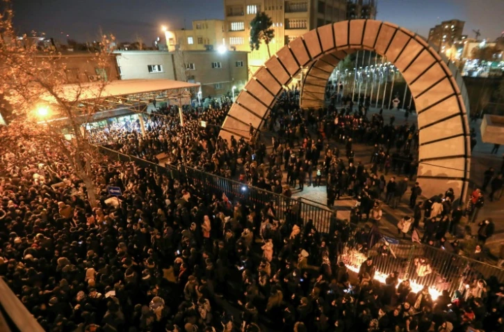 Des étudiants iraniens défilent en hommage aux victimes du crash d'un Boeing ukrainien, le 11 janvier 2020 à Téhéran