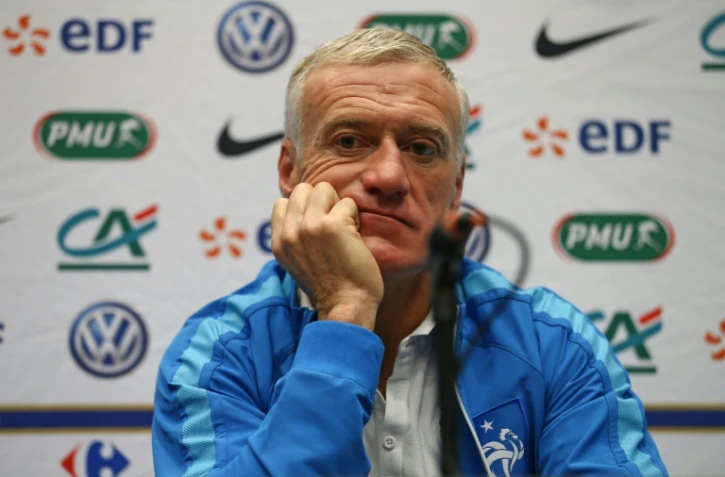 Le sélectionneur de l'équipe de France Didier Deschamps en conférence de presse, le 16 novembre 2015 à Wembley