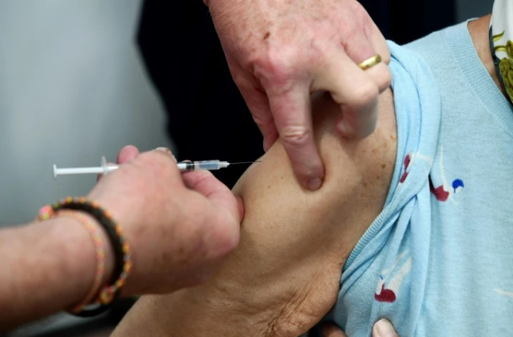 Vingt millions de personnes ont reçu leur première dose de vaccin contre le Covid-19 en France, a annoncé samedi Emmanuel Macron