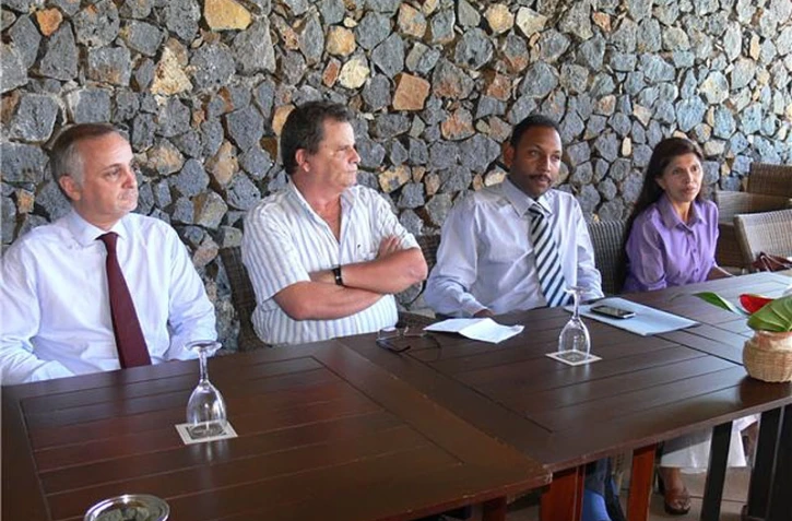 Nassimah Dindar, Michel Dennemont, Thierry Robert et Michel Lagourgue réunis pour défendre le Tram-Train (Photo : DR)