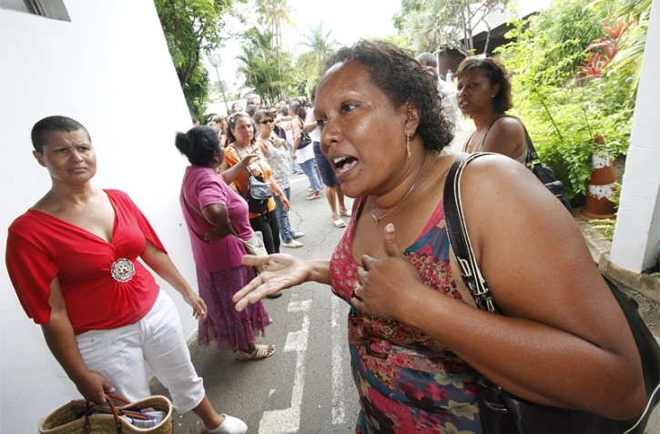Lundi 30 novembre 2009, des ex-salariés de l'Arast manifestent devant le Conseil Général