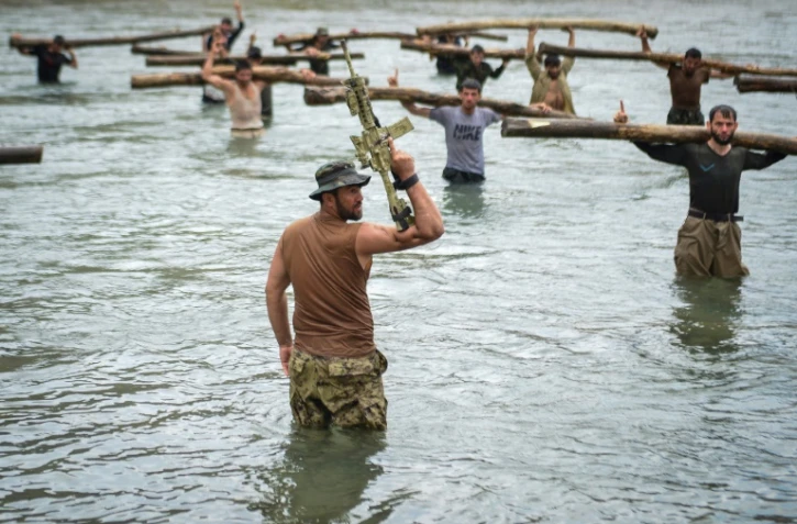 Des combattants anti-talibans s'entraînent dans la province du Panchir, le 30 août 2021