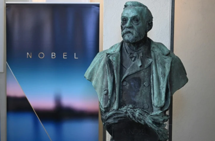Une statue d'Alfred Nobel, à Stockholm, le 5 octobre 2026 en Suède