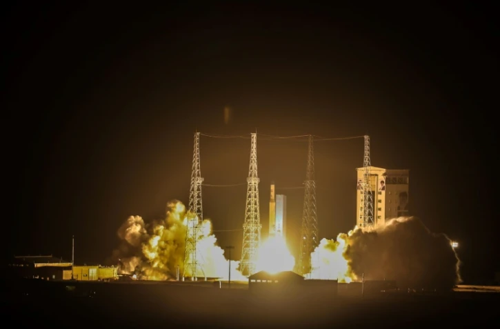 Photo d'archives fournie par le ministère de la Défense iranien le 9 février 2020 montrant le lancement du satellite Zafar dans la province de Semnan (nord-est)