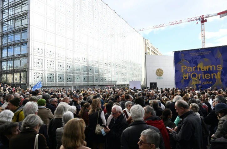 Plusieurs milliers de personnes se sont mobilisées le 19 novembre 2023 à Paris à l'appel du monde de la culture pour une "marche silencieuse" et "apolitique" pour la paix au Proche-Orient