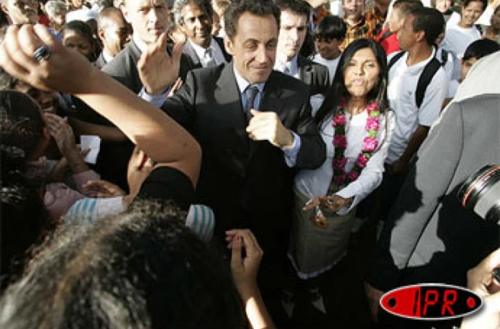Jeudi 29 septembre 2005 -

Nicolas Sarkozy en visite à La Réunion en septembre 2005
