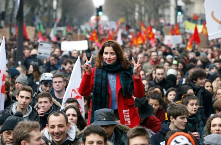 De jeunes manifestants Ă Paris, le 9 mars 2016