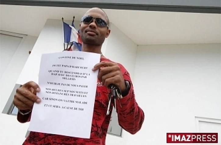 Mardi 15 Décembre 2009
Piquet de grève devant la prison de Domenjod