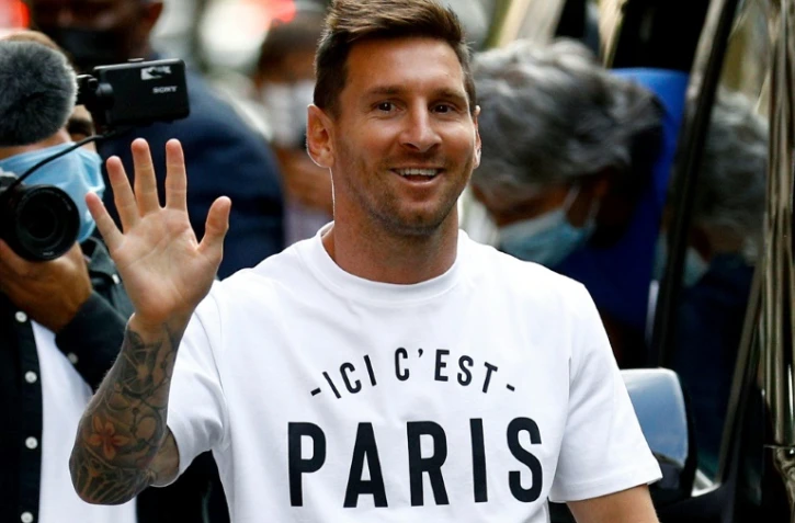 La superstar du foot Lionel Messi arrive à l'hÎtel Royal Monceau à Paris, le 10 août 2021