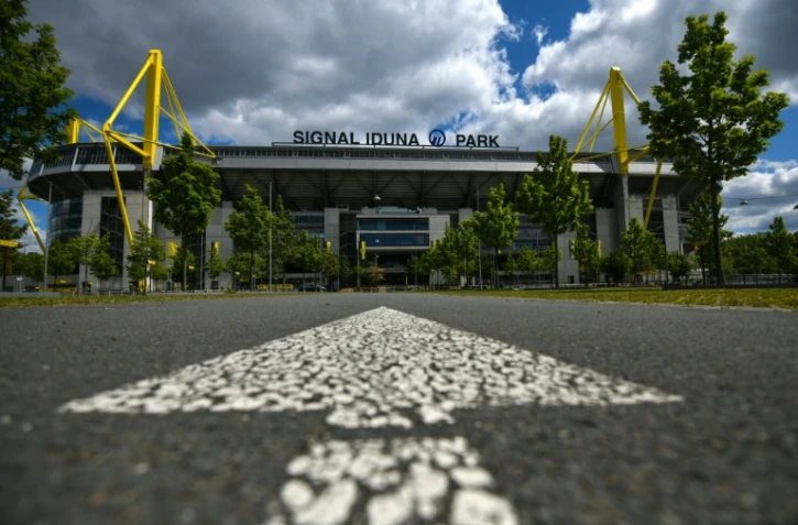 Photo prise le 14 mai 2020 du Signal Iduna Park stadium du Borussia Dortmund qui accueillera le derby de la Ruhr contre Schalke 04 pour la reprise de la Bundesliga