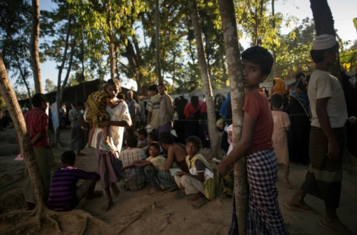 Des réfugiés rohingyas au camp de Naybara, le 3 décembre 2017 à Cox's Bazar, au Bangladesh