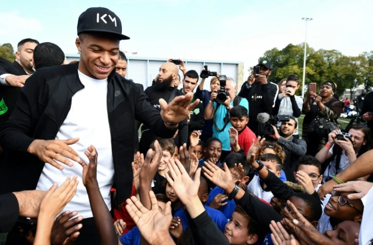 Kylian Mbappé accueilli en héros dans sa ville de Bondy, le 17 octobre 2018