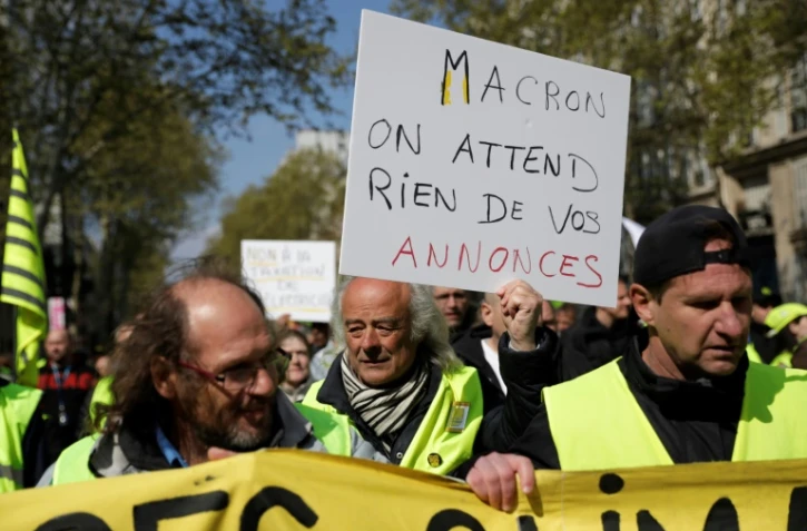 Dans le défilé des "gilets jaunes" à Paris, le 13 avril 2019