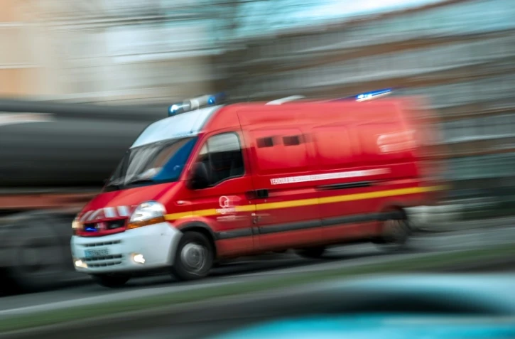 Une quinzaine d'élèves d'un collège de Morez (Jura) ont été gravement intoxiqués jeudi lors d'un ravitaillement au cours d'une activité sportive, deux d'entre eux se trouvant en "urgence absolue" dont une jeune fille dont le "pronostic vital est engagé", a-t-on appris de sources concordantes.