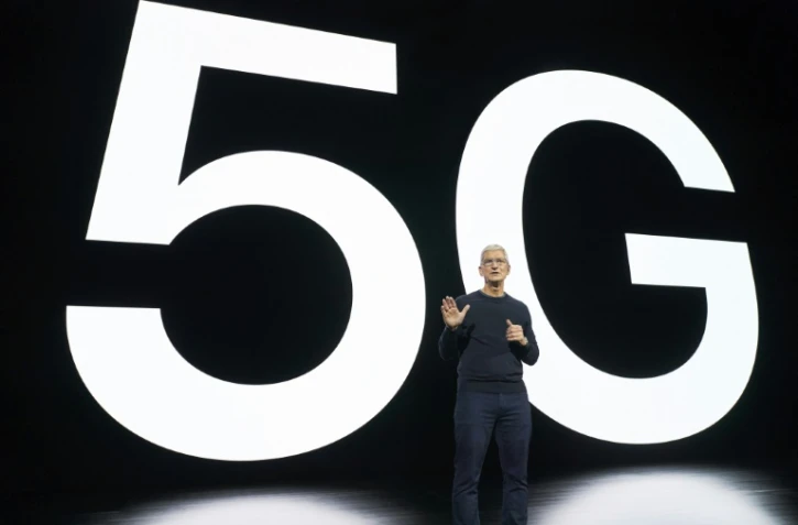 Tim Cook, patron d'Apple, annonce l'arrivée de la 5G dans les smartphones de la marque, le 13 octobre 2020 à Cupertino, en Californie