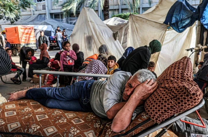 Un camp de fortune pour personnes déplacées à Khan Younès, dans la bande de Gaza, le 31 décembre 2023