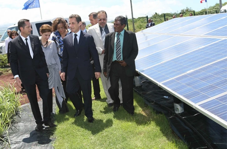 Mardi 19 Janvier 2010

Nicolas Sarkozy en visiteà la ferme photovoltaïque AKUO